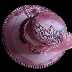 GORGEOUS ONE OF A KIND CUSTOM HAT 💕🌸